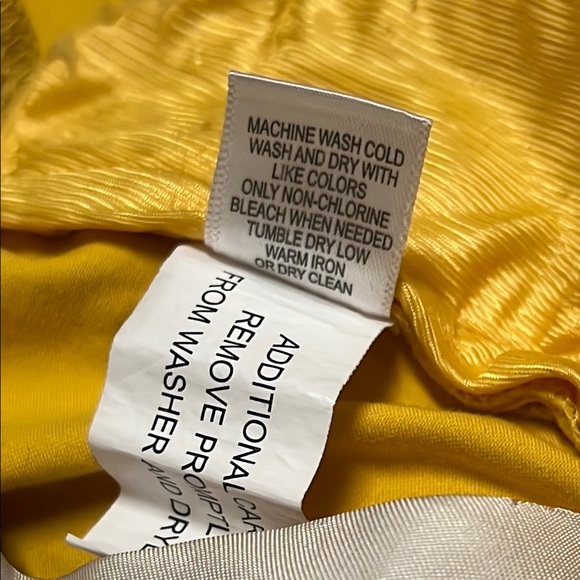 Banana Republic Yellow Bermuda Shorts Cotton Blend - Picture 10 of 13